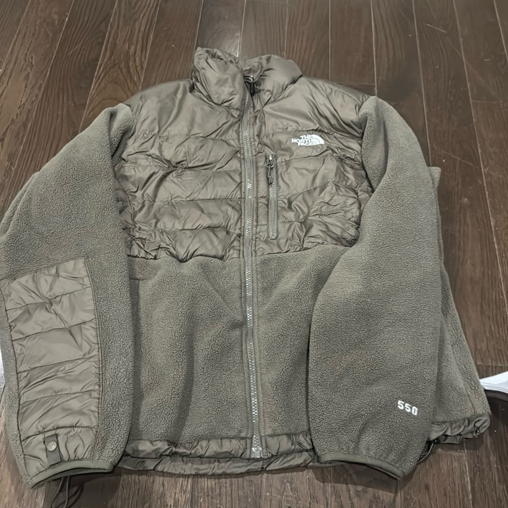 The north face fleece jacket. Womens XL.Grayish brown.